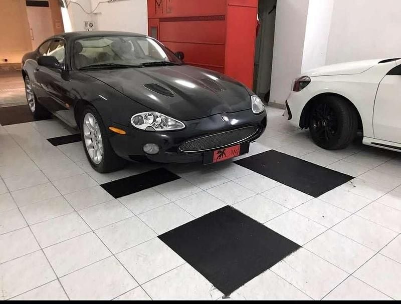 Usata Jaguar XKR 363 CV (266 kW) 2001 Nero Coupé