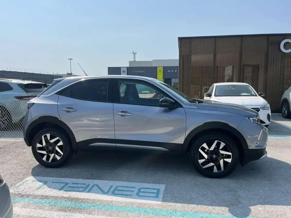 Usata Opel Mokka Elegance 101 CV (74 kW) 2023 Bianco SUV