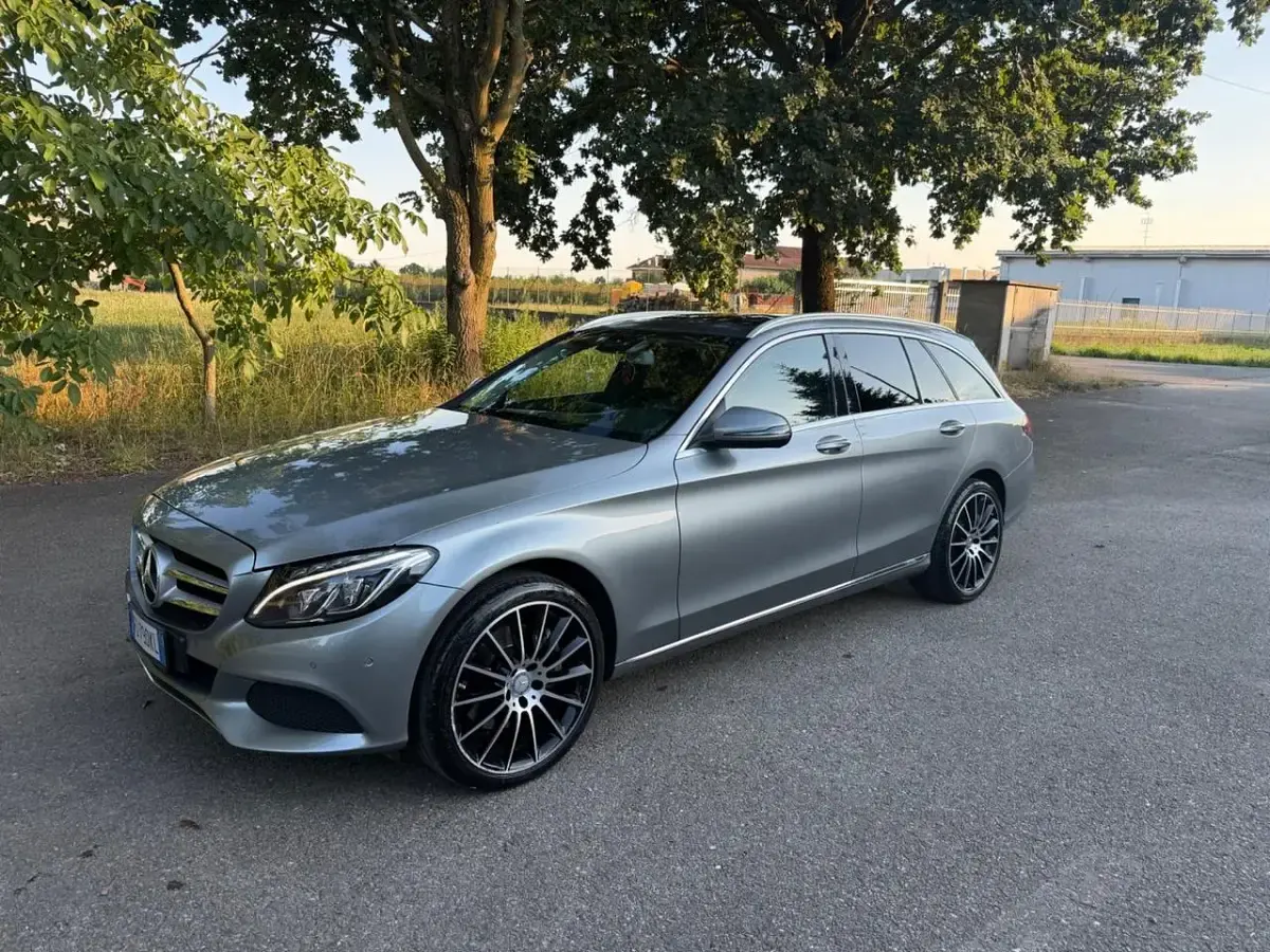 Usata Mercedes C250 204 CV (150 kW) 2015 Beige Station wagon