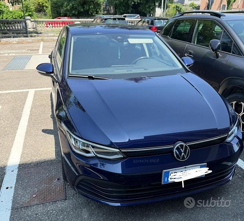Usata VW Golf VIII 150 CV (110 kW) 2020 Blu Utilitaria