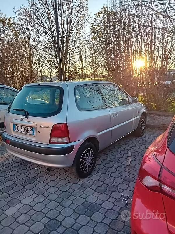 Usata Honda Logo 65 CV (47 kW) 1999 Grigio Utilitaria