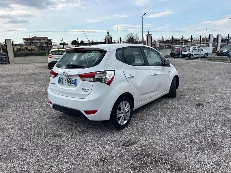 Usata Hyundai ix20 90 CV (66 kW) 2015 Bianco Utilitaria