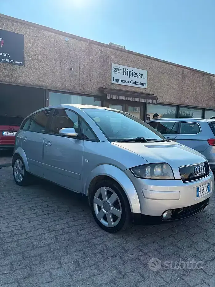 Usata Audi A2 75 CV (55 kW) 2002 Grigio Utilitaria