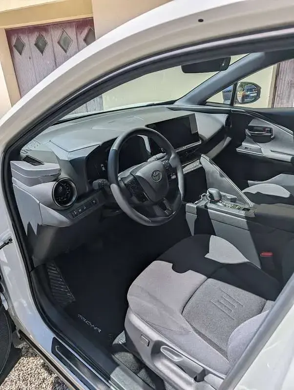 Usata Toyota C-HR Eco 152 CV (111 kW) 2024 Bianco SUV