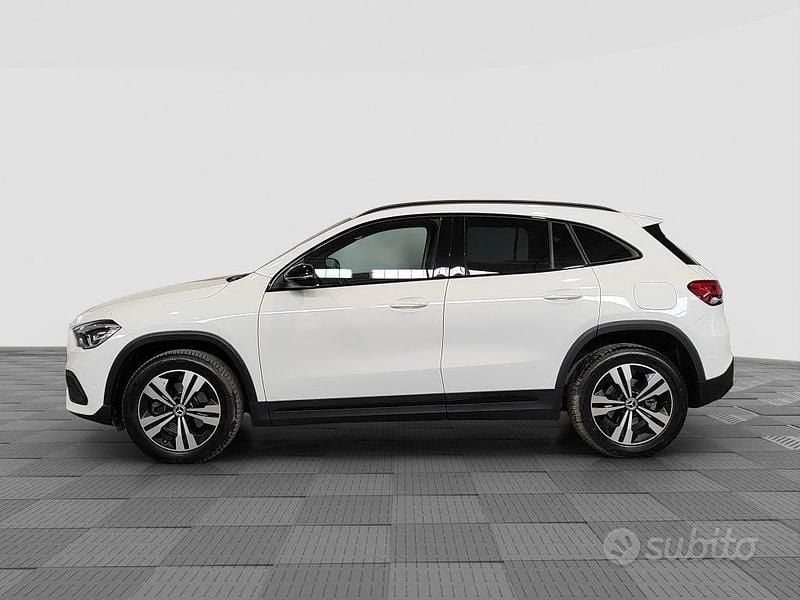 Usata Mercedes GLA200 149 CV (109 kW) 2020 Bianco SUV