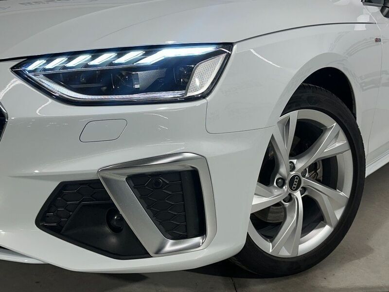 Usato 2023 Audi A4 2.0 Benzin 150 CV (39.800 €)