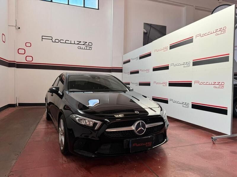 Usata Mercedes A180 Premium 116 CV (85 kW) 2019 Nero Berlina