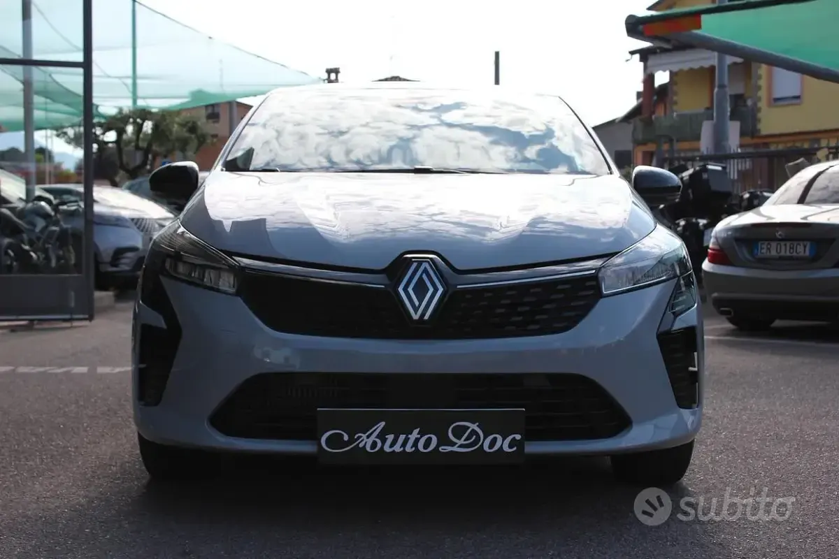 Usata Renault Clio V Evolution 91 CV (66 kW) 2025 Grigio Berlina