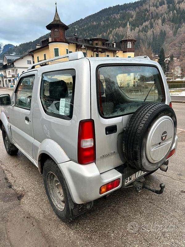 Usata Suzuki Jimny 80 CV (58 kW) 2002 Grigio SUV