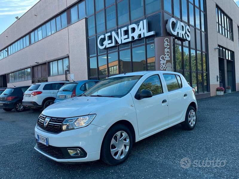 Bianco Usata 2017 Dacia Sandero Ambiance Tre volumi | 8200 € (Buon prezzo) - Immagine 1/4