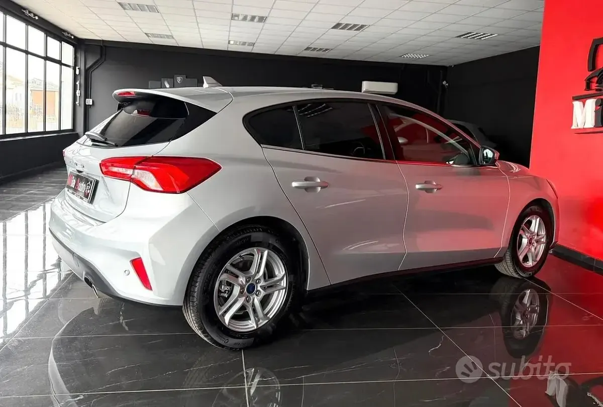 Occasion Ford Focus ST-Line 120 ch (88 kW) 2020 Gris Berline