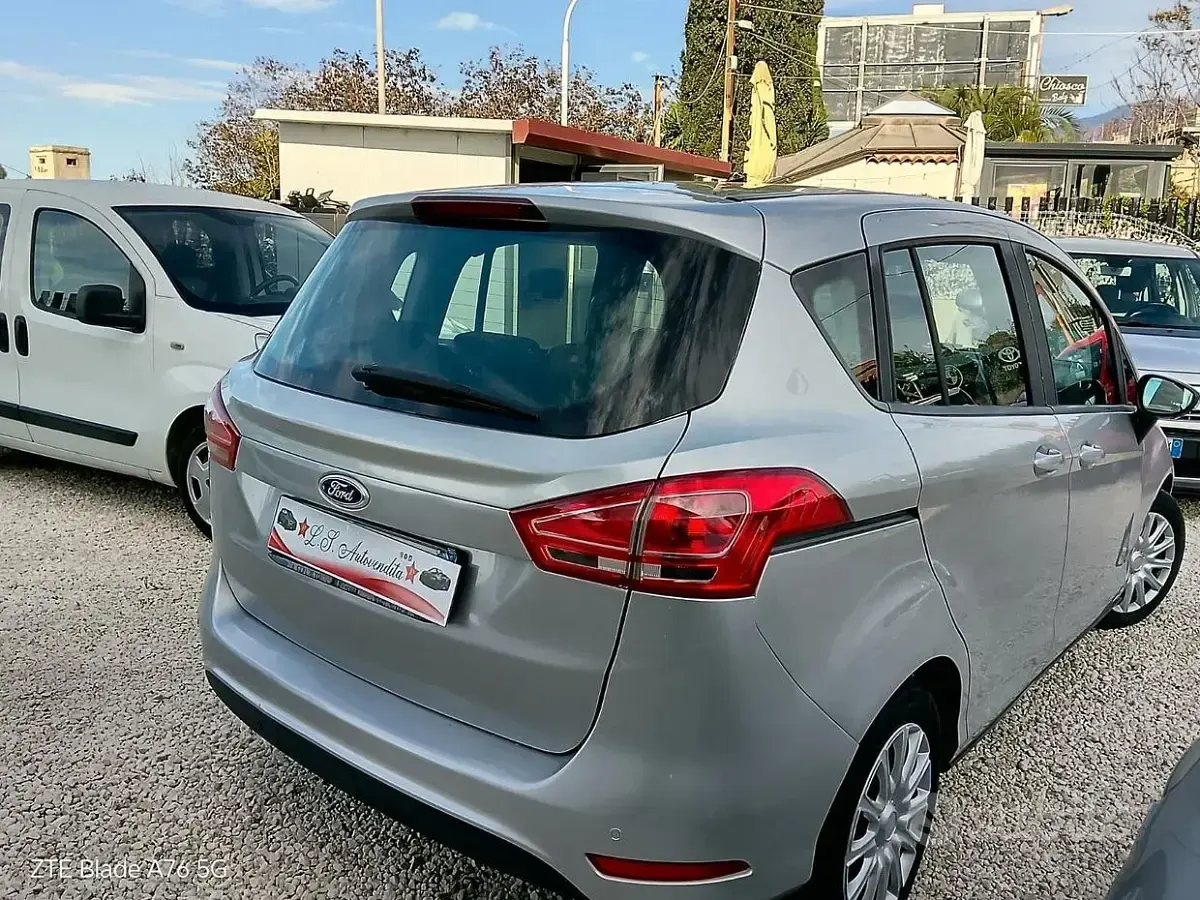 Usata Ford B-MAX Titanium 75 CV (55 kW) 2016 Grigio Monovolume