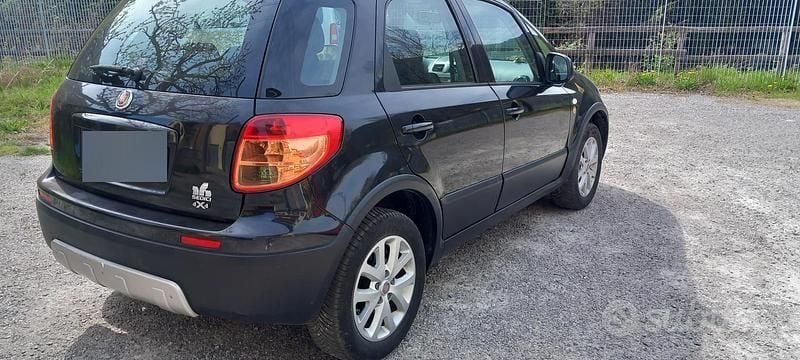 Usata Fiat Sedici 120 CV (88 kW) 2011 Nero SUV
