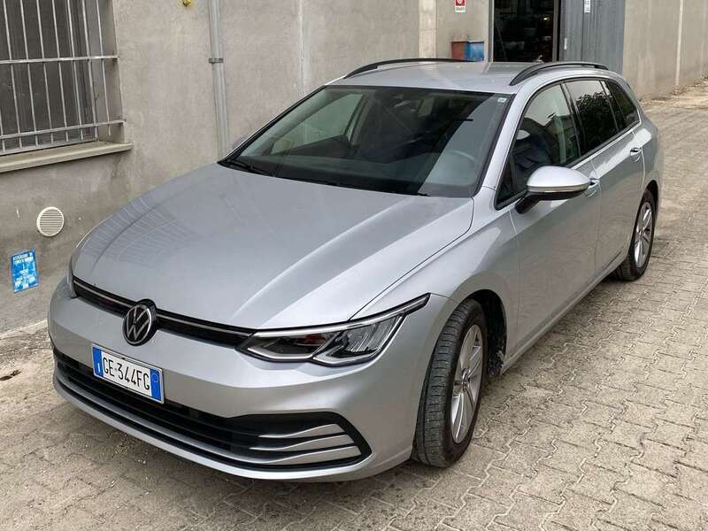 Usato 2021 VW Golf VIII 1.5 CNG_Hybrid 131 CV (25.500 €)