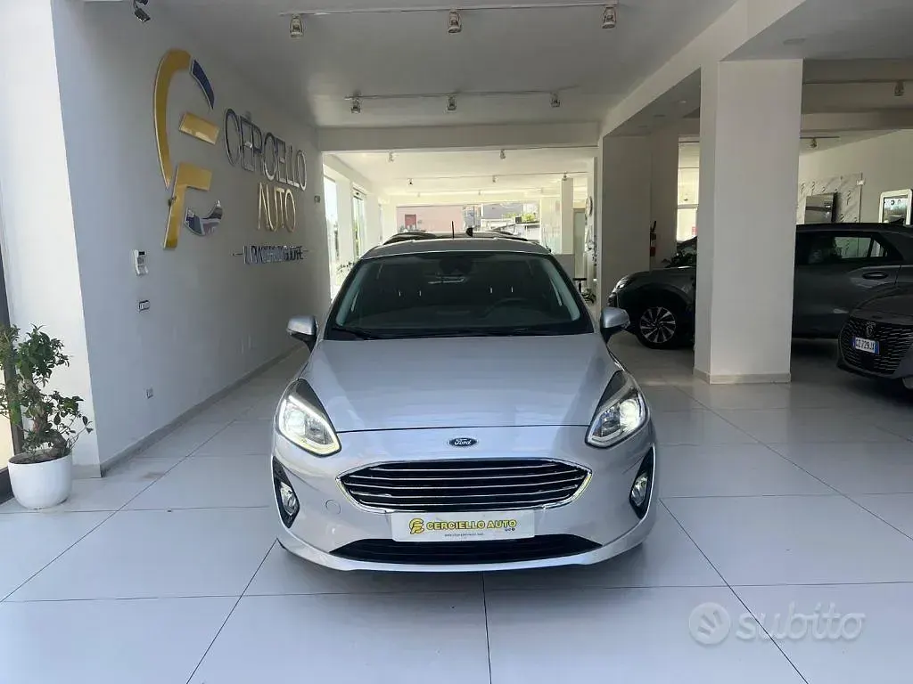 Usata Ford Fiesta Titanium 86 CV (63 kW) 2020 Grigio metallizzato Utilitaria