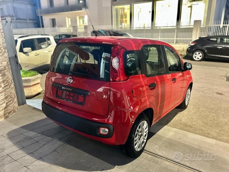 Usata Fiat Panda 69 CV (50 kW) 2018 Rosso Utilitaria