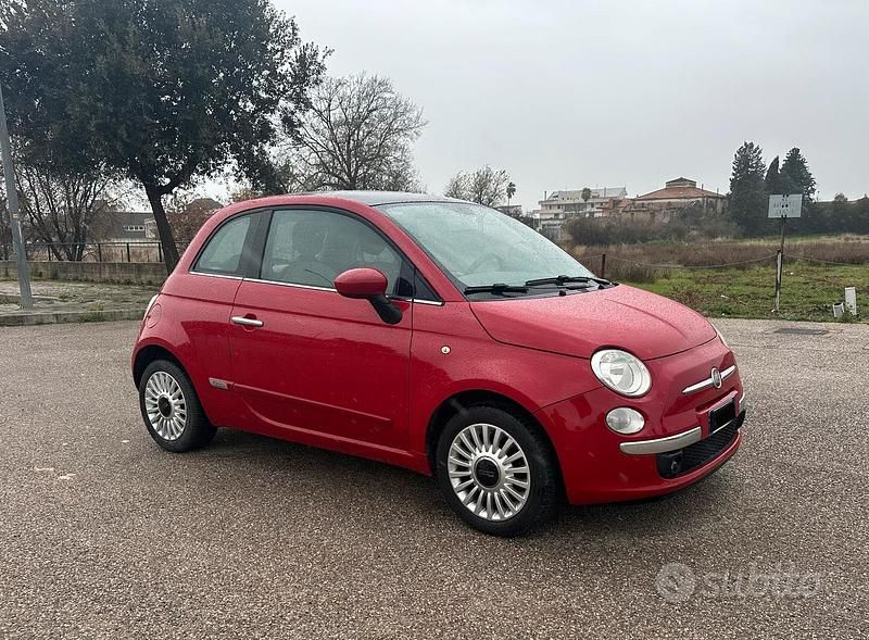 Usata Fiat 500 Lounge 69 CV (50 kW) 2011 Rosso Utilitaria