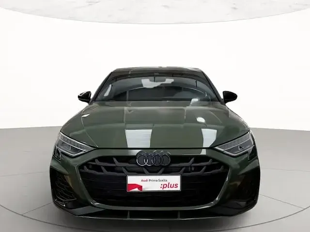 Usata Audi A3 S-Line 150 CV (110 kW) 2025 Verde distretto metallizzato Berlina