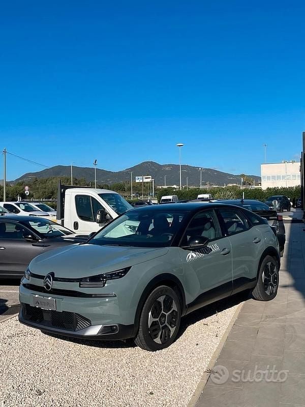 Nuova Citroën C4 PureTech 130 CV (95 kW) 2025 Verde Berlina