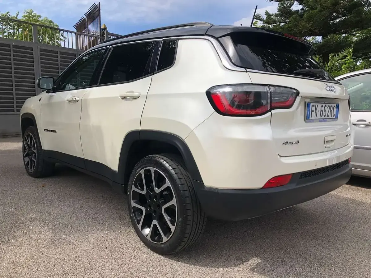 Usata Jeep Compass Opening Edition 140 CV (102 kW) 2017 Bianco SUV