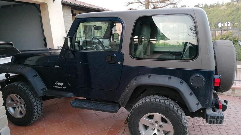 Usata Jeep Wrangler Sport 147 CV (108 kW) 2003 Blu SUV