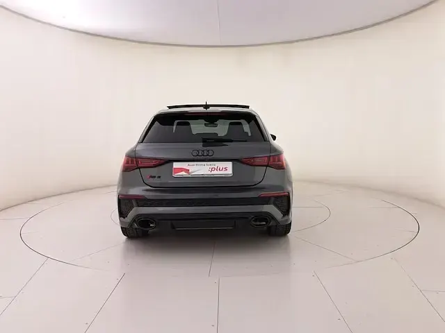 Usata Audi RS3 Sportback Ambiente 400 CV (294 kW) 2023 Grigio daytona perla Utilitaria