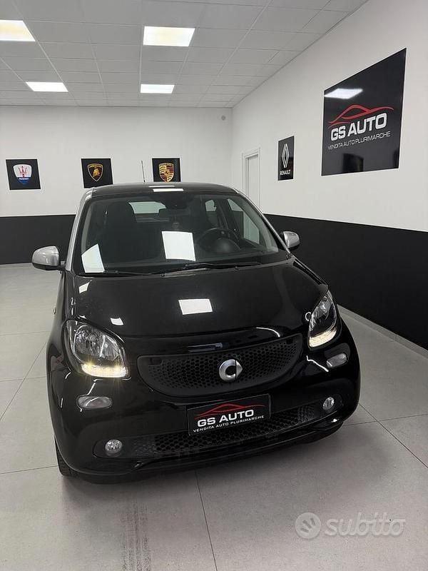 Usata Smart ForFour Passion 71 CV (52 kW) 2016 Nero Utilitaria