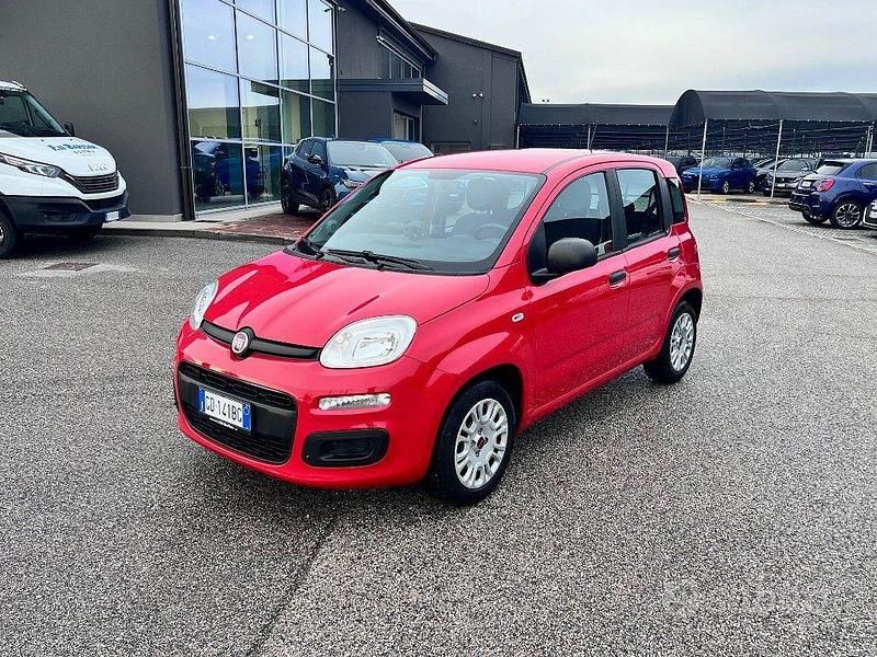 Usata Fiat Panda Easy 69 CV (50 kW) 2020 Rosso Utilitaria