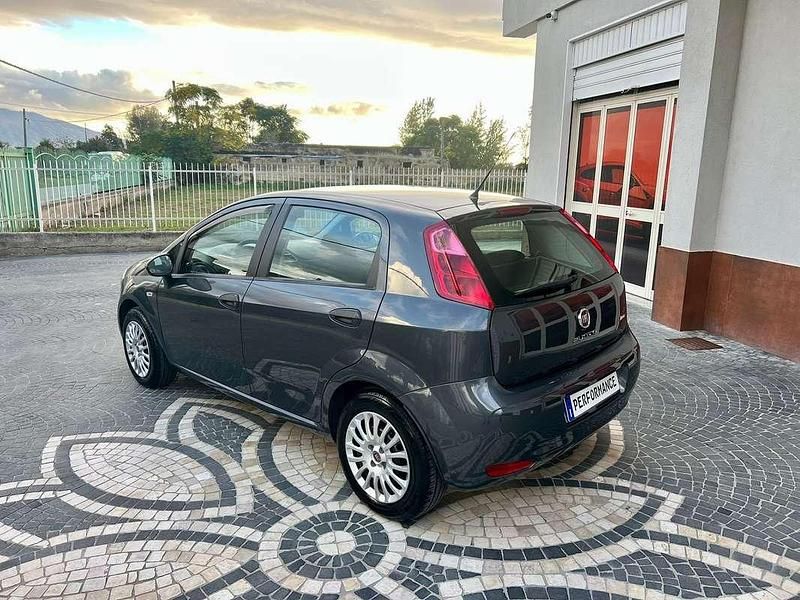 Usata Fiat Punto Street 75 CV (55 kW) 2015 Grigio Berlina
