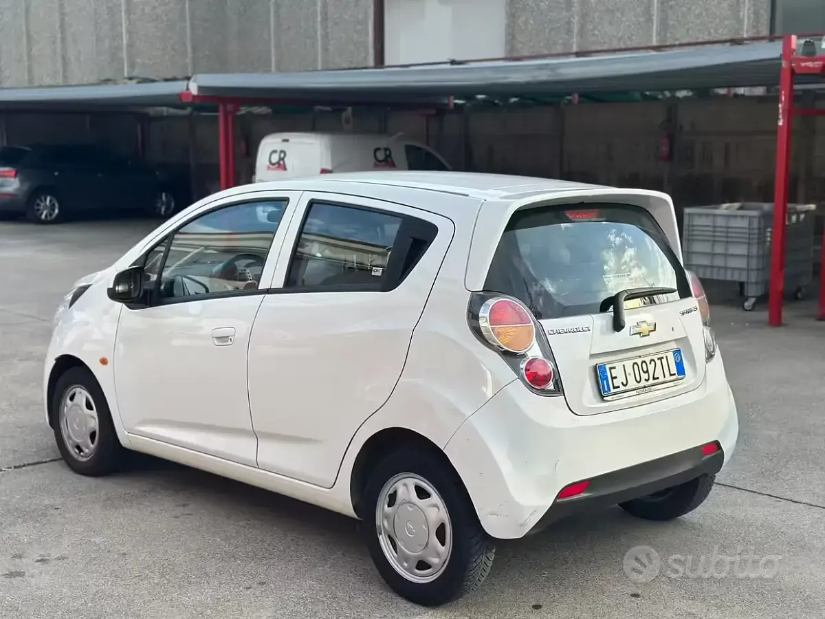 Usata Chevrolet Spark 68 CV (50 kW) 2011 Bianco Utilitaria