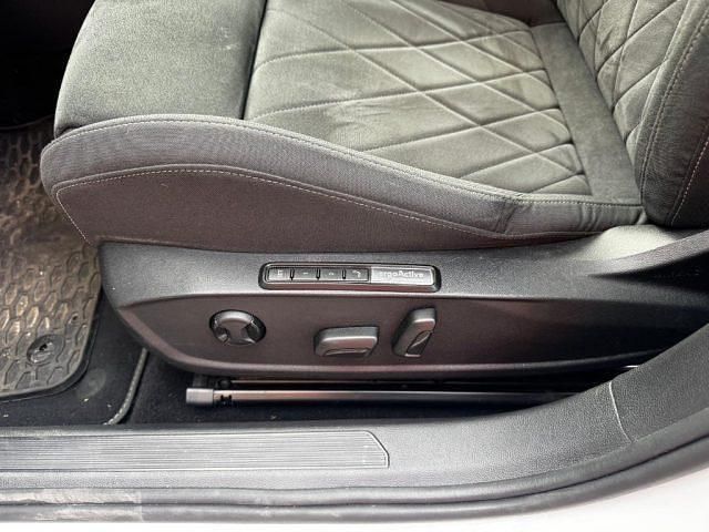 Usata VW Golf VIII Style 150 CV (110 kW) 2021 Bianco Berlina