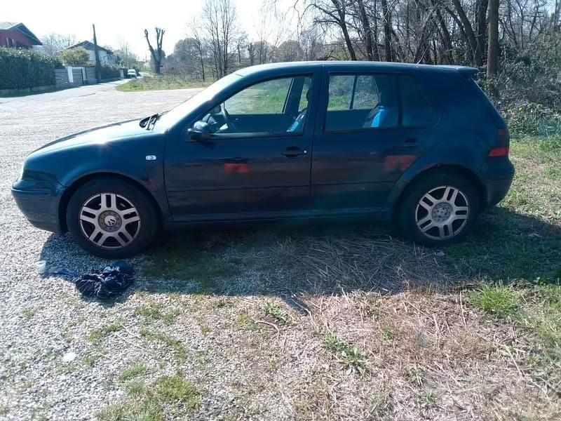 Usata VW Golf IV 130 CV (95 kW) 2002 Berlina