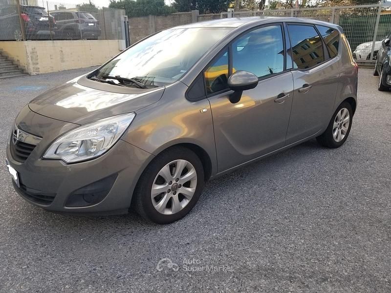 Usata Opel Meriva Cosmo 95 CV (69 kW) 2012 Grigio Monovolume