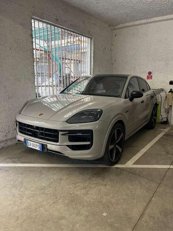 Usata 2023 Porsche Cayenne Coupe Coupé | 105.000 € (Super prezzo) - Immagine 1/4