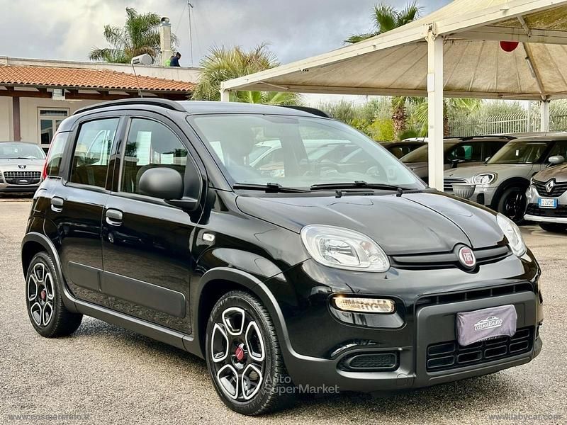 Usata Fiat Panda Cross Cross 69 CV (50 kW) 2022 Nero Utilitaria