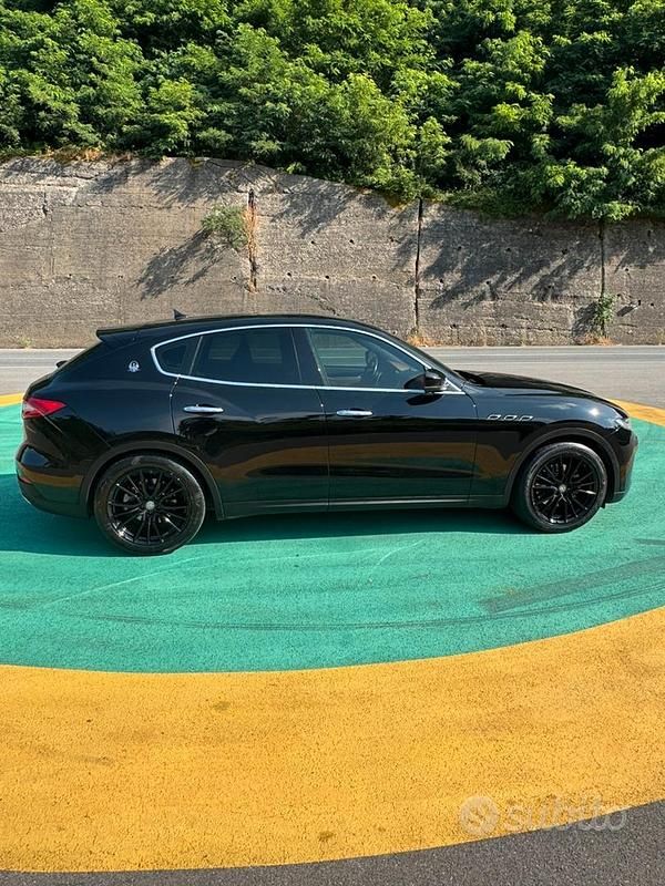 Usata Maserati Levante 350 CV (257 kW) 2019 Nero SUV