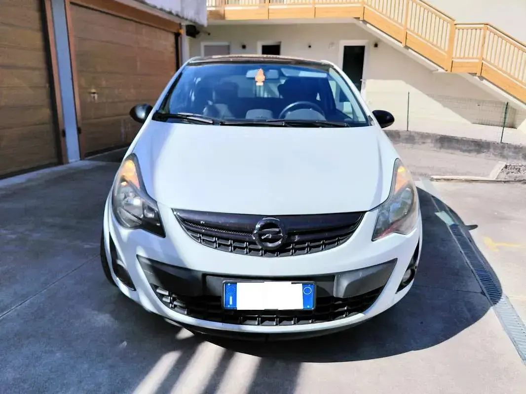 Usata Opel Corsa 95 CV (69 kW) 2015 Bianco Utilitaria