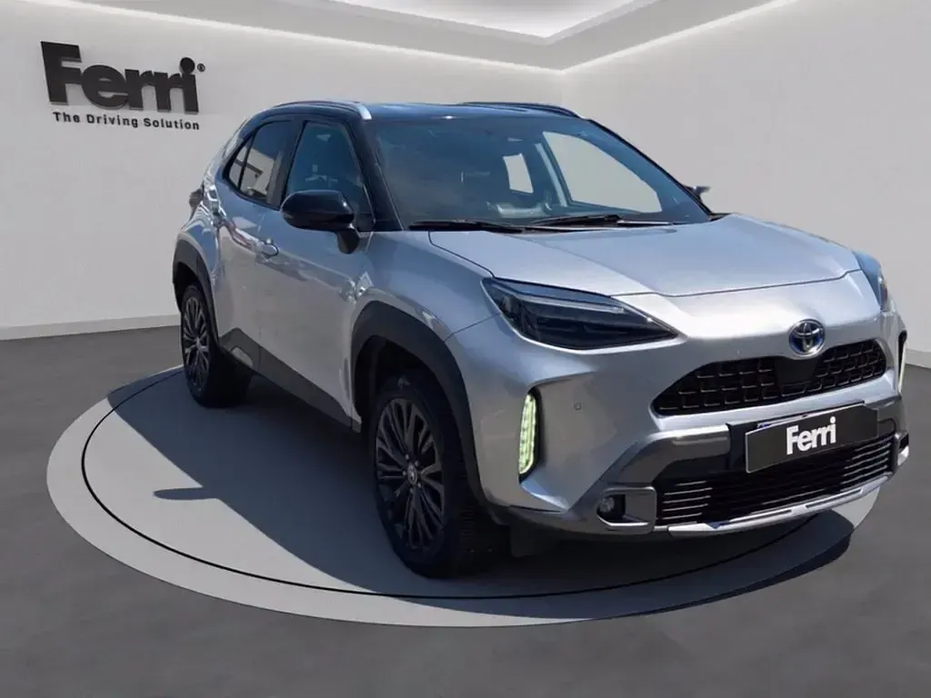 Usata Toyota Yaris Cross 116 CV (85 kW) 2022 Grigio SUV