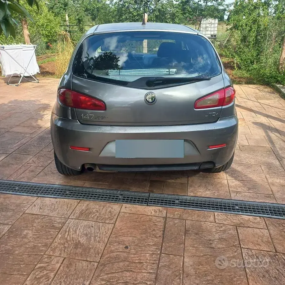 Usata Alfa Romeo 147 150 CV (110 kW) 2006 Utilitaria
