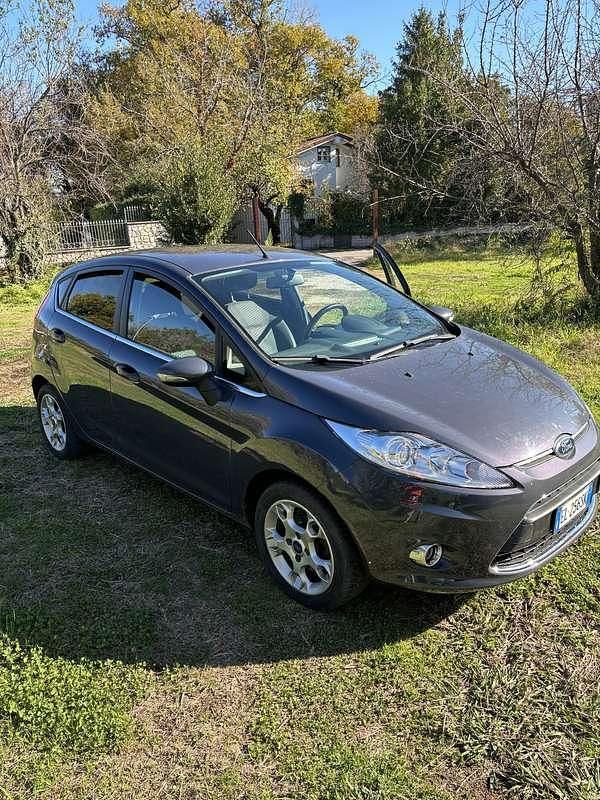 Usata Ford Fiesta Titanium 70 CV (51 kW) 2012 Utilitaria