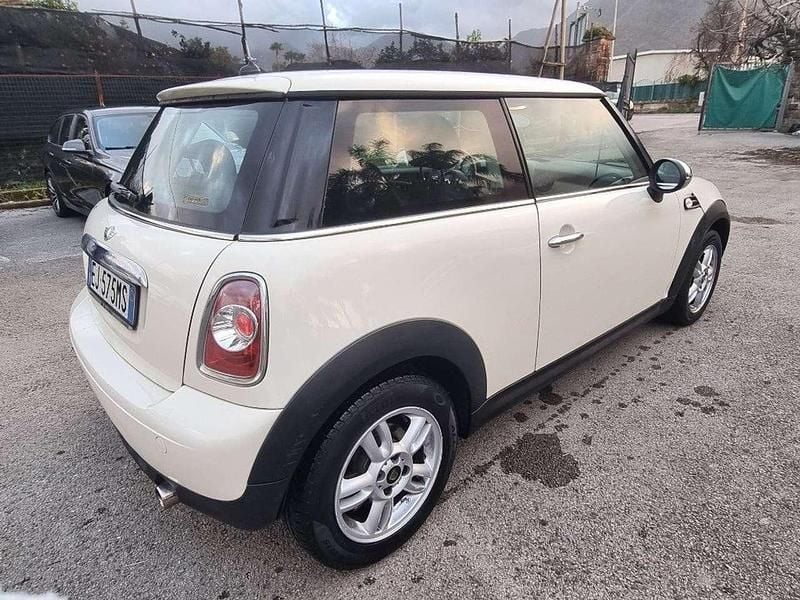 Usata Mini ONE 75 CV (55 kW) 2011 Beige Utilitaria