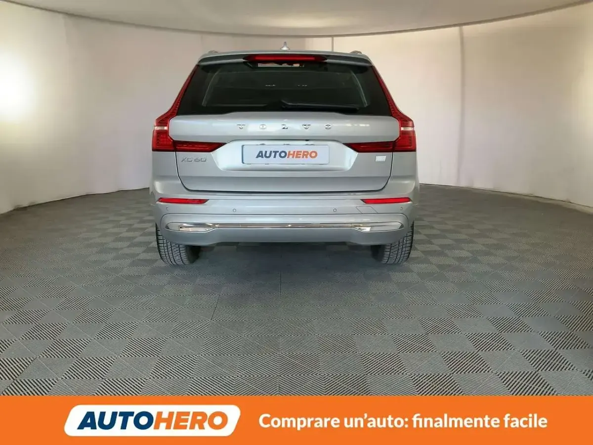 Usata Volvo XC60 Core 253 CV (186 kW) 2022 Argento SUV
