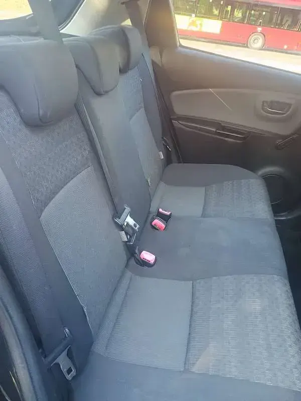 Usata Toyota Yaris 69 CV (50 kW) 2016 Nero Berlina