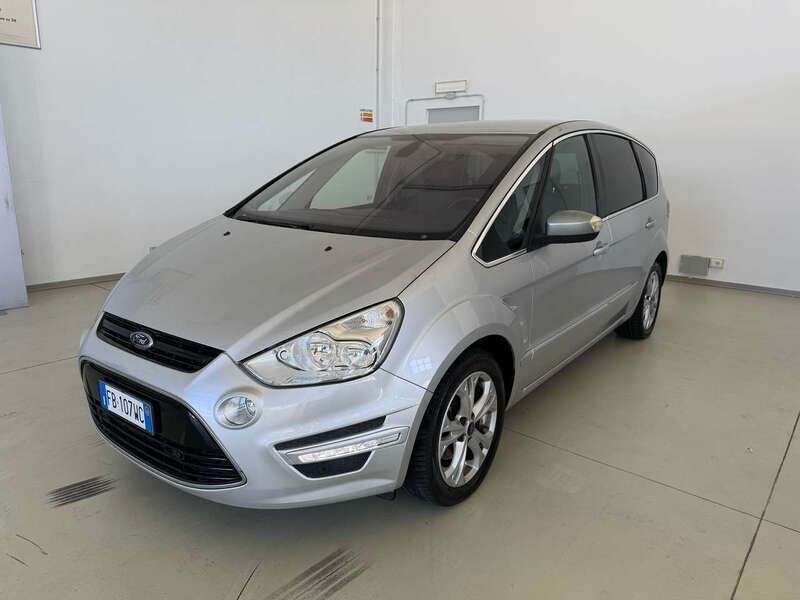 Usata Ford S-MAX Titanium 163 CV (119 kW) 2016 Argento Monovolume