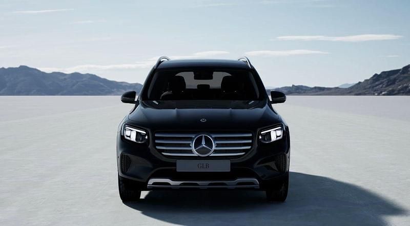 Argento hightech Nuova 2025 Mercedes GLB180 SUV | 43.300 € (Super prezzo) - Immagine 1/4