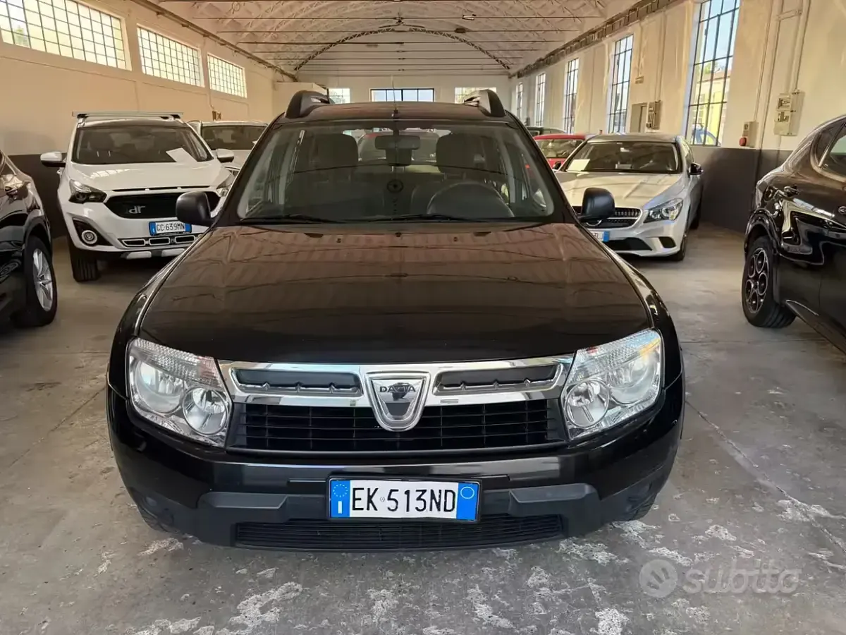 Usata Dacia Duster Lauréate 105 CV (77 kW) 2012 Nero SUV