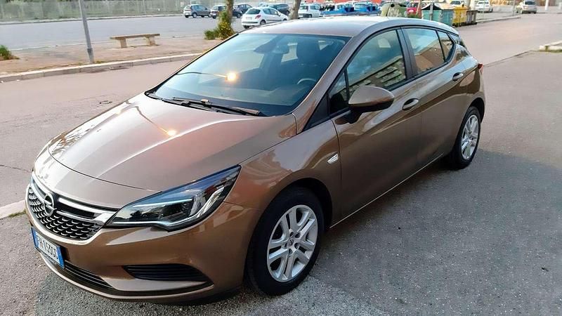 Usata Opel Astra S 106 CV (77 kW) 2017 Bronzo Berlina