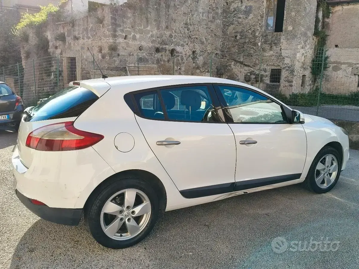 Usata Renault Mégane III 110 CV (80 kW) 2009 Bianco Berlina