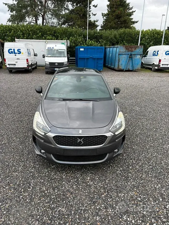 Usata DS Automobiles DS5 Connected Chic 120 CV (88 kW) 2017 Grigio Utilitaria