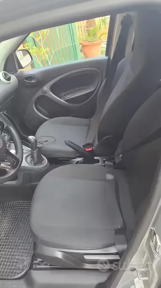 Usata Smart ForFour 64 CV (47 kW) 2018 Nero Utilitaria